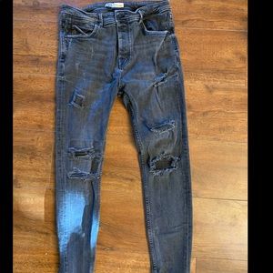 zara ripped jeans